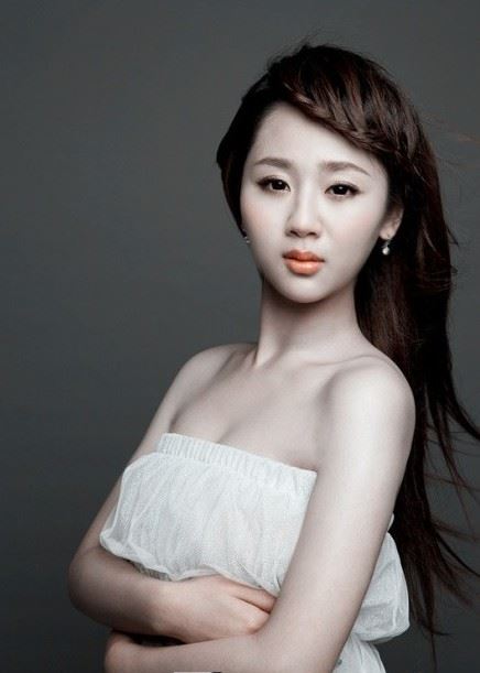 杨紫凸点图 杨紫走光照 杨紫资料