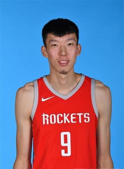 周琦的爸爸丢人了 周琦他爸脸都绿了