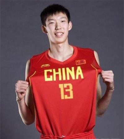 周琦的爸爸丢人了 周琦他爸脸都绿了