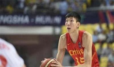 周琦的爸爸丢人了 周琦他爸脸都绿了