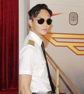 冲上云霄吴镇宇发型 冲上云霄开机主演发型