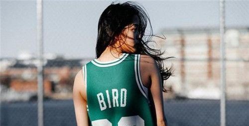 欧阳娜娜被指变胖 本人回应最励志的热搜