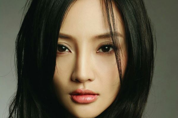 杨幂撞脸李小璐 杨幂的说唱被吐槽了