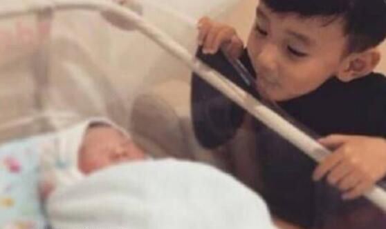 李晨和妻子赵琼的爱情 两人的爱情结晶