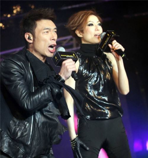 许志安郑秀文结婚了吗 许志安郑秀文复合经过