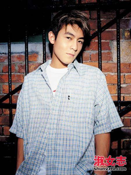 钟欣潼艳照门什么时候的 钟欣潼干爹是谁