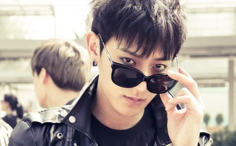 黄子韬女友陈善冰吗 黄子韬交往过几个女朋友