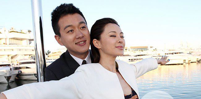 于明加和关悦什么关系 两人的对比照太像了