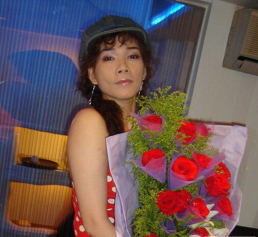 舞女泪原唱韩宝仪近况 歌坛活跃20多年实力不凡