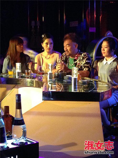 孟十朵的人肉月饼 孟十朵人奶蛋糕 孟十朵资料