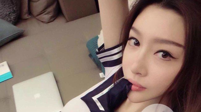  斗鱼女主播丁瑶视频 大尺度福利走光事件一夜红了