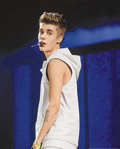 Justin Bieber穿狱服照片 酒驾及飙车被捕入狱