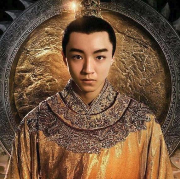 王俊凯偶遇张艺谋 王俊凯和张艺谋怎么认识的