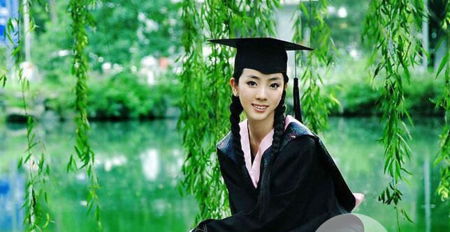 李思思的胸围有多大 李思思结婚老公是谁