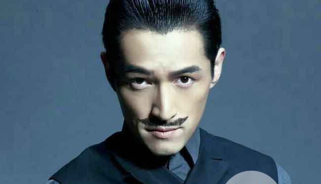 胡歌车祸前后对比图 看起来比之前帅气很多