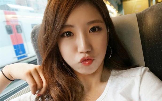 马东锡曝明年结婚 和健身教练芮呈和结婚