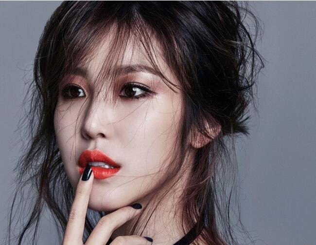 全孝盛抖奶舞 玩M字腿的下蹲引不满