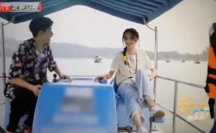 郑爽手机掉湖里了 具体始末曝光郑爽反应太憨憨了