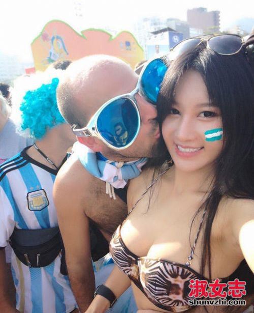 乳神樊玲胸有多大 资料背景 性感私照写真