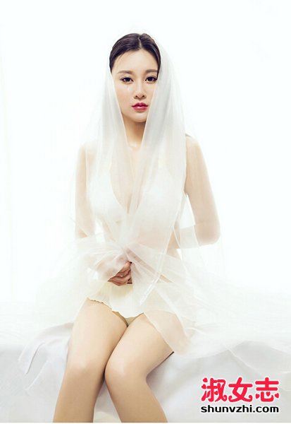 乳神樊玲胸有多大 资料背景 性感私照写真