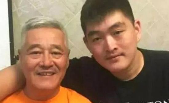  赵本山儿子减肥 被网友赞低调的富二代