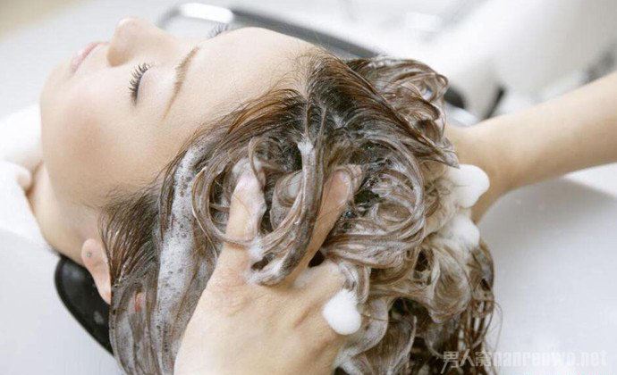 大妈用敌敌畏洗头 竟然相信这种“偏方”