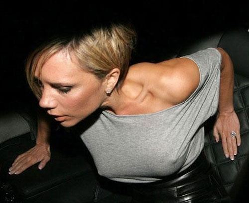 女星上衣掉落露乳瞬间 很多人都十分震惊