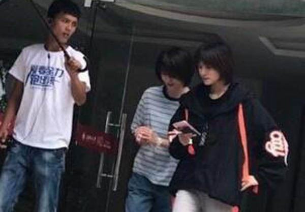 郑爽替身妍妍照片资料 两人的私下关系真的好