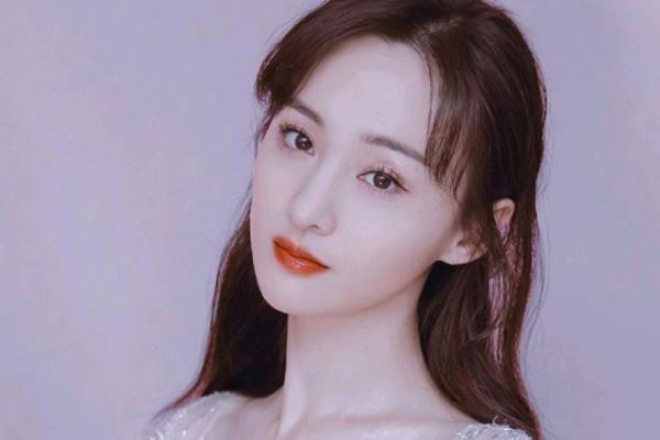 郑爽爸爸微博评论 攻击郑爽上升到了家人