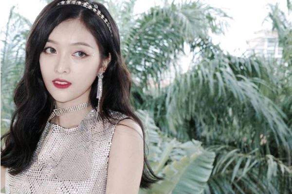 郑爽爸爸微博评论 攻击郑爽上升到了家人