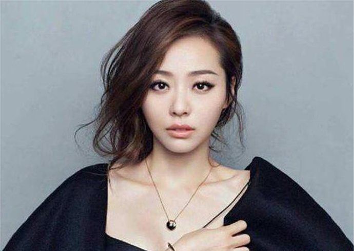 张靓颖什么时候离的婚 和冯珂并没有领结婚证