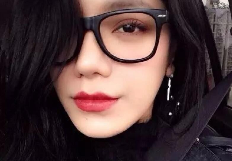 刘惜君不带罩照片 真正女主角是女优