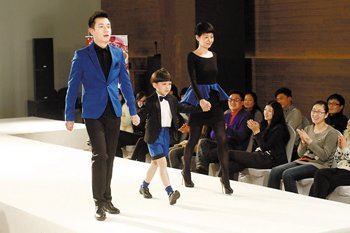 朱佳煜的亲生父母照片 朱佳煜的资料和背景