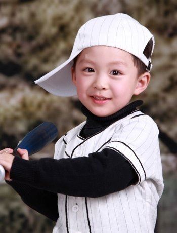 朱佳煜的亲生父母照片 朱佳煜的资料和背景