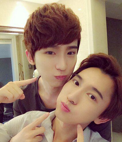 沈煜伦和沈肯尼谁攻谁受? 是夫夫关系