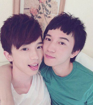 沈煜伦和沈肯尼谁攻谁受? 是夫夫关系