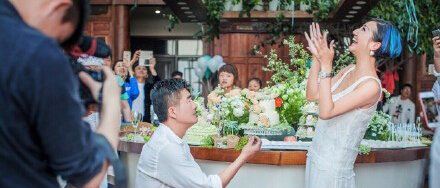 高曙光现任老婆多大 和妻子王玲的浪漫求婚照