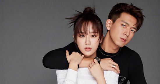  杨紫李现合体大片 表情看上去有些逗