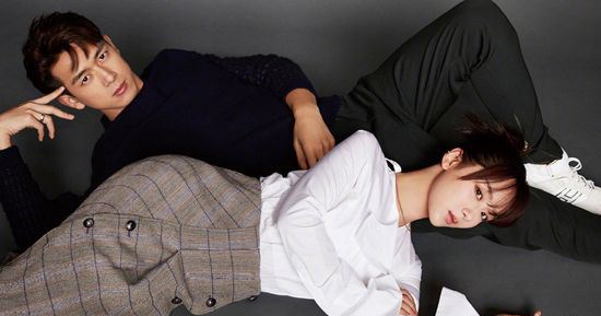  杨紫李现合体大片 表情看上去有些逗