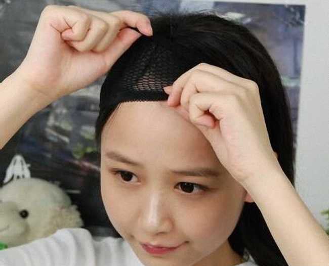 长发戴假发教程 长发怎么戴假发步骤: