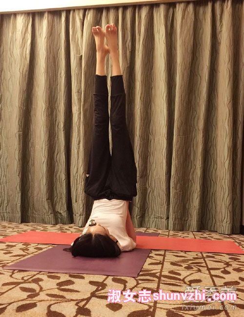 杨幂摆一字马 杨幂劈腿照