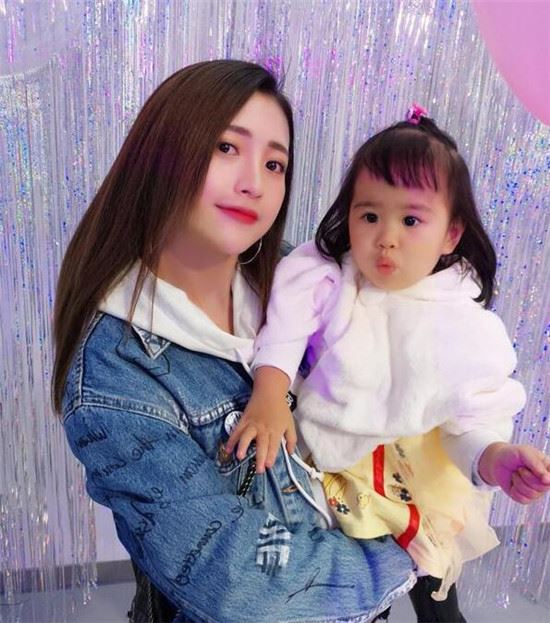 包贝尔老婆包文婧家世背景 和包贝尔的感情经历