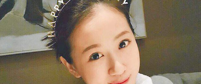 台湾女星方志友上衣脱落 男观众称“赚到了！