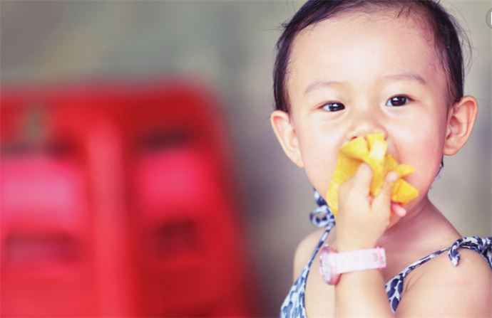 贾甜馨最新照片 王源迷妹贾甜馨长大了