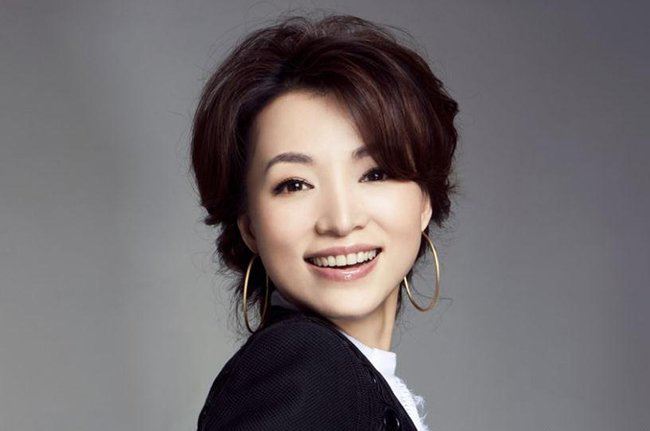 2019年董卿结婚了吗 董卿承认当妈妈