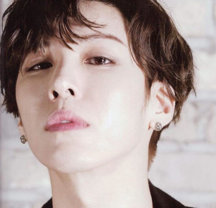 绫濑遥方回应与鲁敏宇恋情 双双否认无恋情只是好友关系