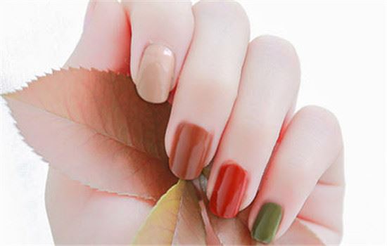 2018适合夏天的单色美甲 2018美甲图片最新款型