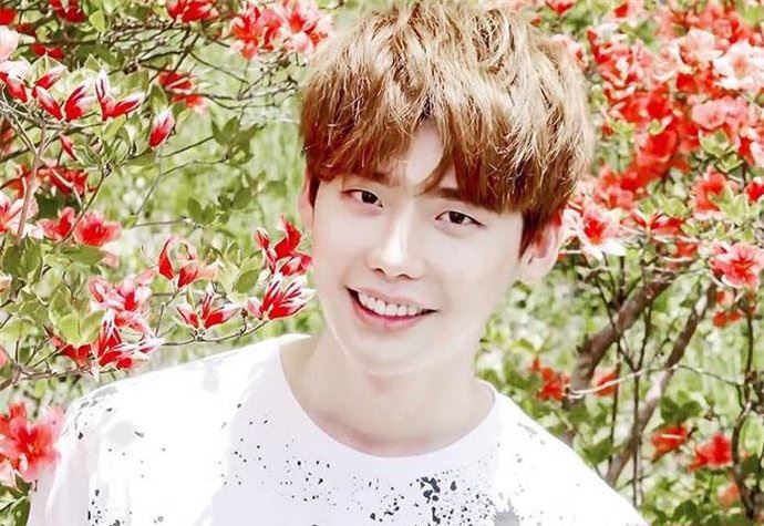 李钟硕谈过恋爱吗 李钟硕有过哪些女朋友