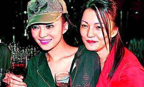 张韶涵当年发生了什么 张韶涵和她妈妈翻脸内幕