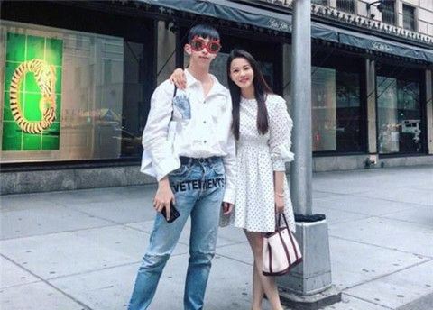  伊能静与儿子合影 家庭关系一直处于最美的状态